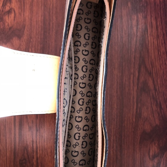 Guess Purse - Good condition 🌸 - Picture 4 of 6